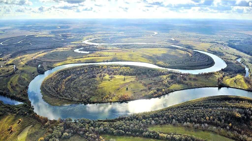 Reka Desna s vysoty ptichego poleta Ukraina